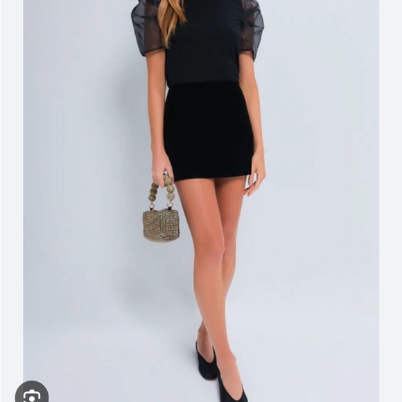 Black Fitted Sheer Puff Tulle Sleeve Darby Blouse Small - Picture 2 of 10